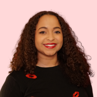 Kim Barnes | LipstickAndTech.com